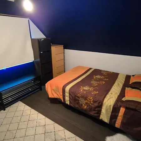 Bedroom With Private Living برغن